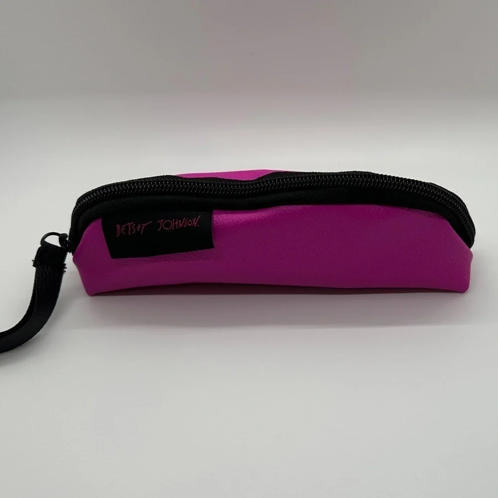 Betsey Johnson Cherry Cosmetic Brush Set - Pink and Black
